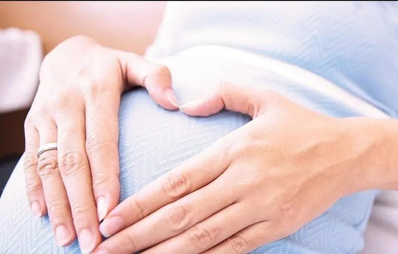 阳江怀孕了如何做血缘检测,阳江办理孕期亲子鉴定办理的条件